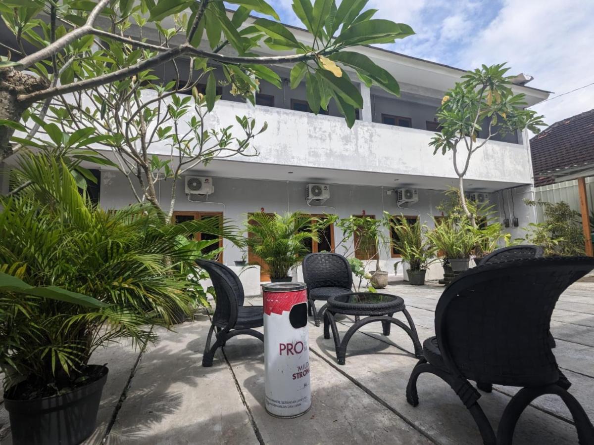 Rumah Pagar Merah Homestay Yogyakarta Dış mekan fotoğraf