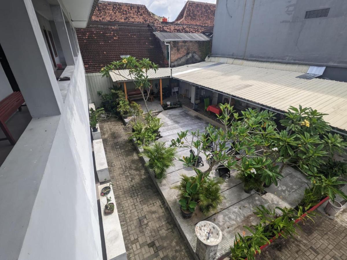 Rumah Pagar Merah Homestay Yogyakarta Dış mekan fotoğraf